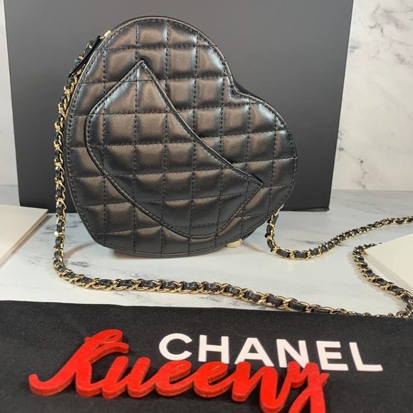 ❌❌  Authentic CHANEL 22S Heart Bag large CC black Lambskin Leather Crossbody - Picture 5 of 16